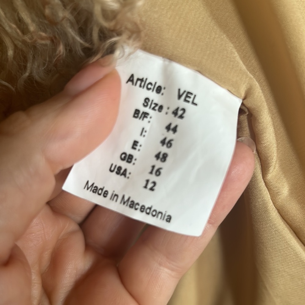 Authentic Maximillion at Bloomingdale’s fur vest - Picture 3 of 5